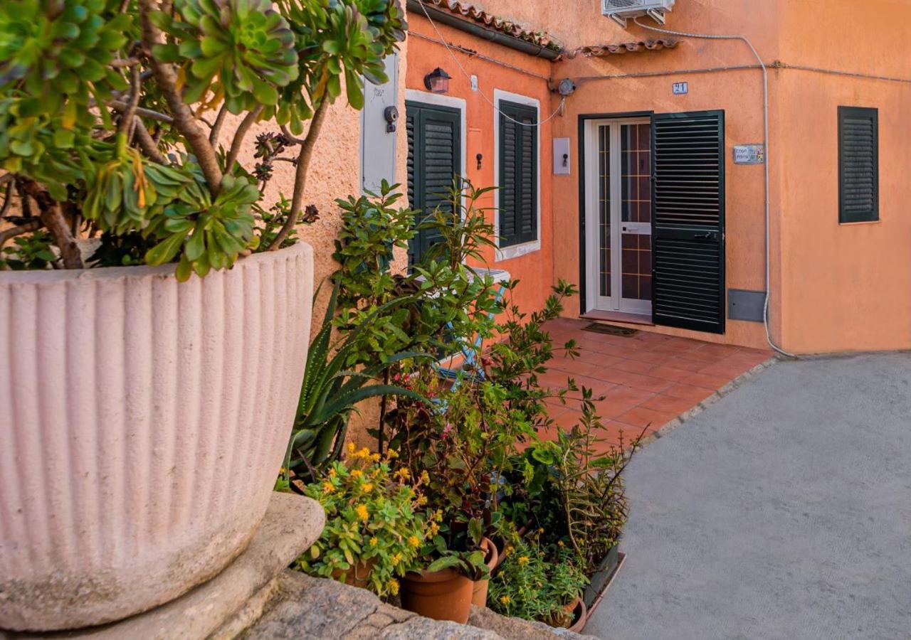 Murphy Holiday Home - Casa Papini La Maddalena  Eksteriør bilde
